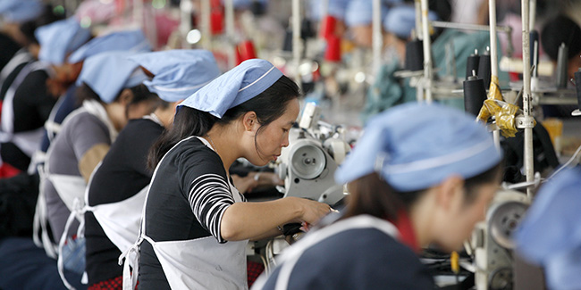 Kleding en textiel: vrouwen aan het werk in de kledingfabriek